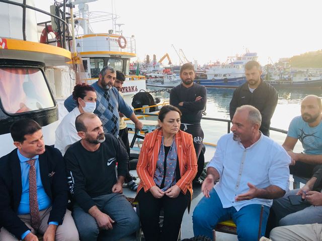 AKARYAKITIN POMPA FİYATI BALIKÇILARI FENA VURDU