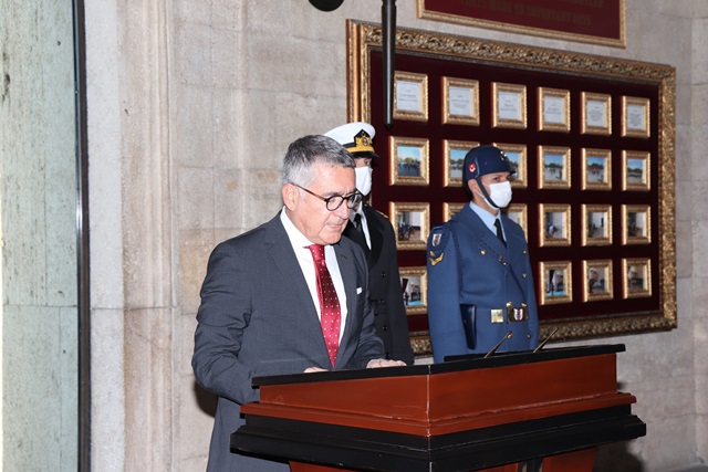 TÜRKONFED 17’NCİ YILINDA ATA’NIN HUZURUNA ÇIKTI