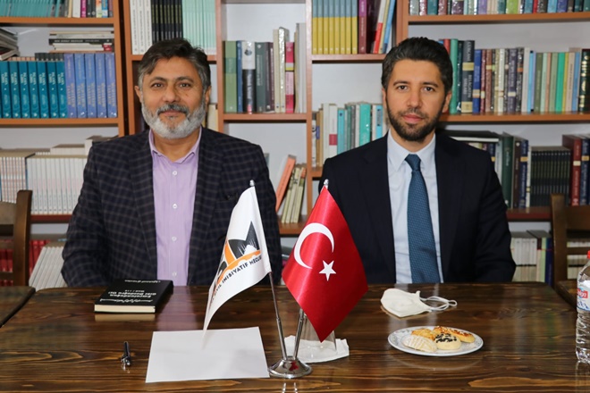 AY: "ASİM ŞEHRİMİZDE BÜYÜK BİR BOŞLUĞU DOLDURUYOR"