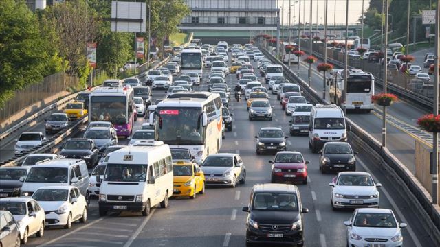 ADANA’DA KASIM SONU İTİBARİYLE TRAFİĞE KAYITLI ARAÇ SAYISI 711 BİN 518 OLDU