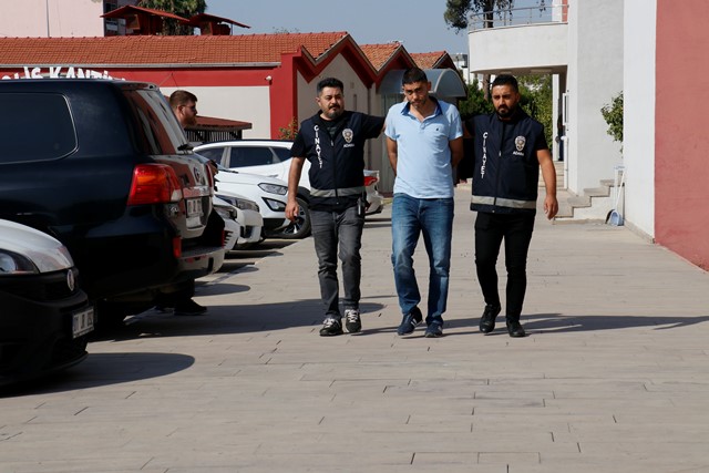 Ablasını rehin alan yeğenini vurdu